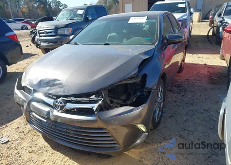 2015 Toyota Camry Xle z USA, uszkodzony, nr VIN 4T1BF1FK9FU875306